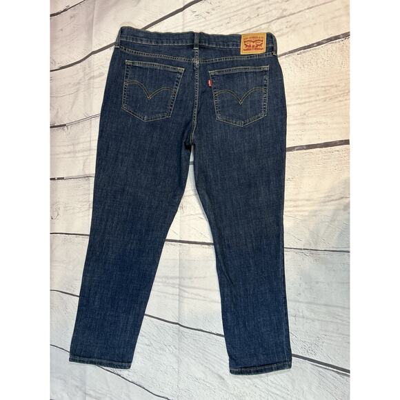 Dark Wash Levi’s Boyfriend Jeans Women’s Size 31 Cropped 5-Pocket Denim - Picture 2 of 7